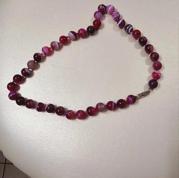 Natural Agate Rasberry Pink String of Beads Necklace Fuchsia Bead  18" - Picture 2 of 4